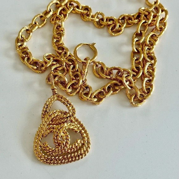 CHANEL Necklace - Picture 6 of 7